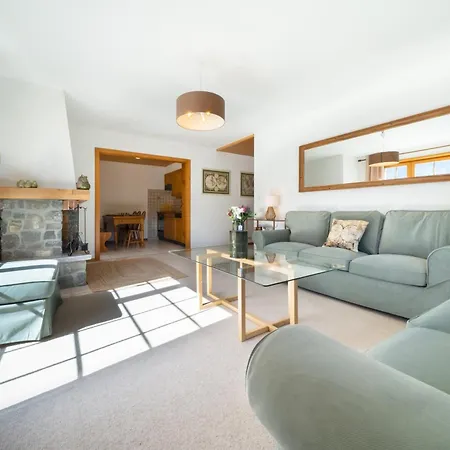 Appartement La Tour D'antheme 3 8 Personnes